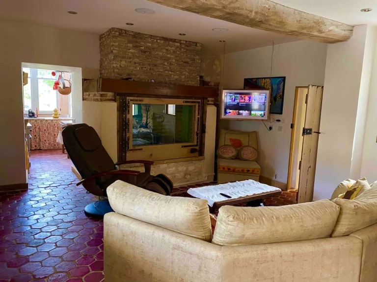 d8e7c8db-ef7d-4bb9-a63c-0ee5d1b1af135